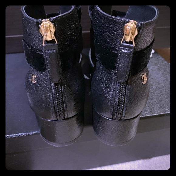 Chanel Lambskin cap toe pumps Size 5US - Picture 2 of 4